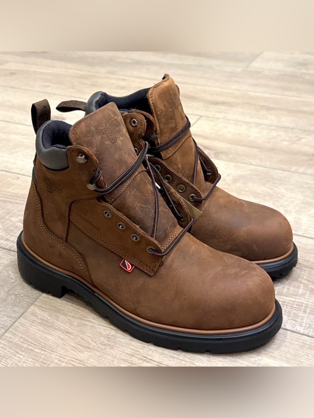 RED WING 4215 DYNAFORCE 6-INCH WATERPROOF SAFETY STEEL TOE WORK BOOTS SZ 9 D